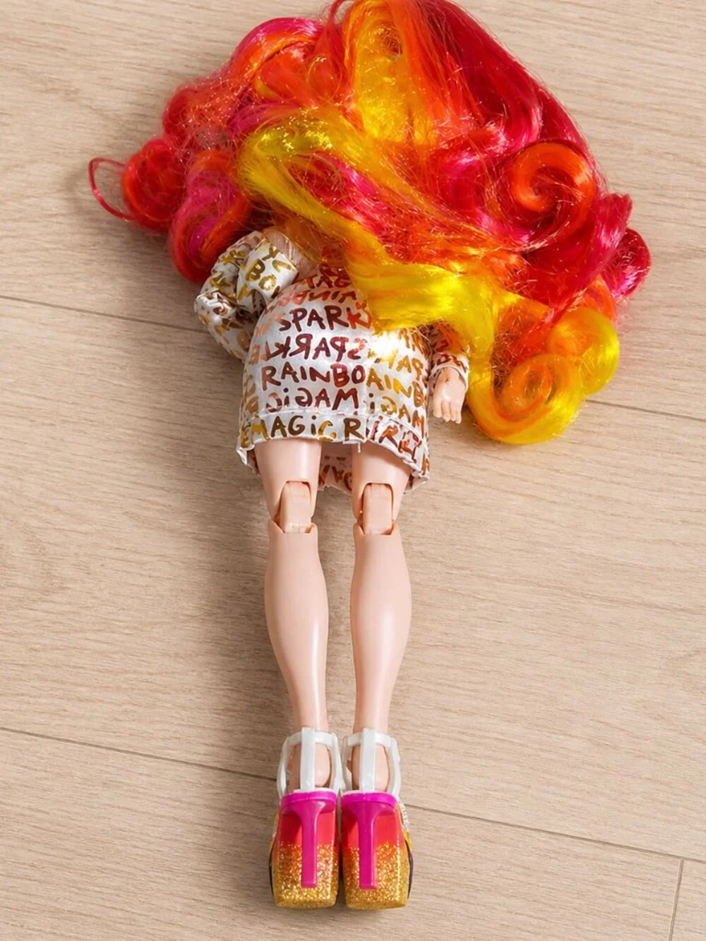 Rainbow High LAUREL DEVIOUS Doll with Red and Yellow Hair New